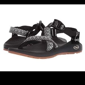 BRAND NEW! Chacos 💖💖